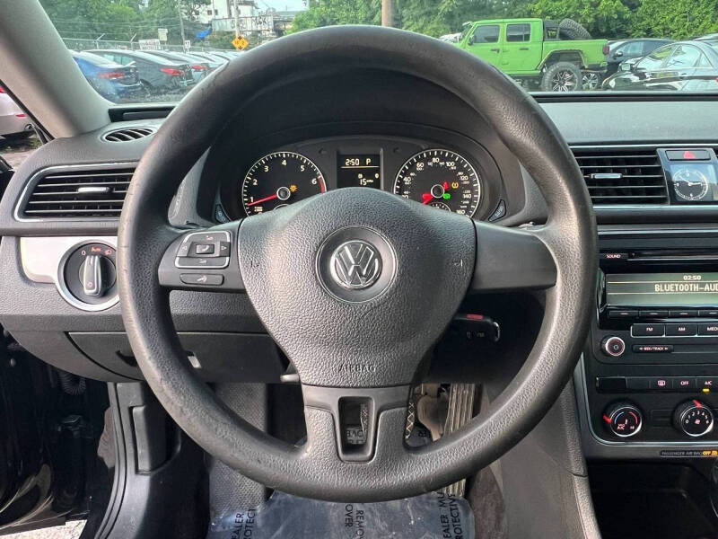 2014 Volkswagen Passat 1.8T S