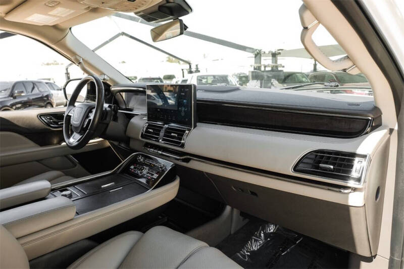 2023 Lincoln Navigator Reserve