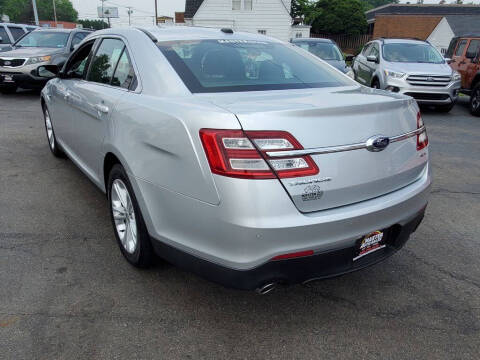 2019 Ford Taurus SEL