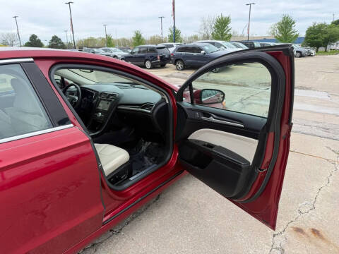 2017 Ford Fusion Hybrid Titanium