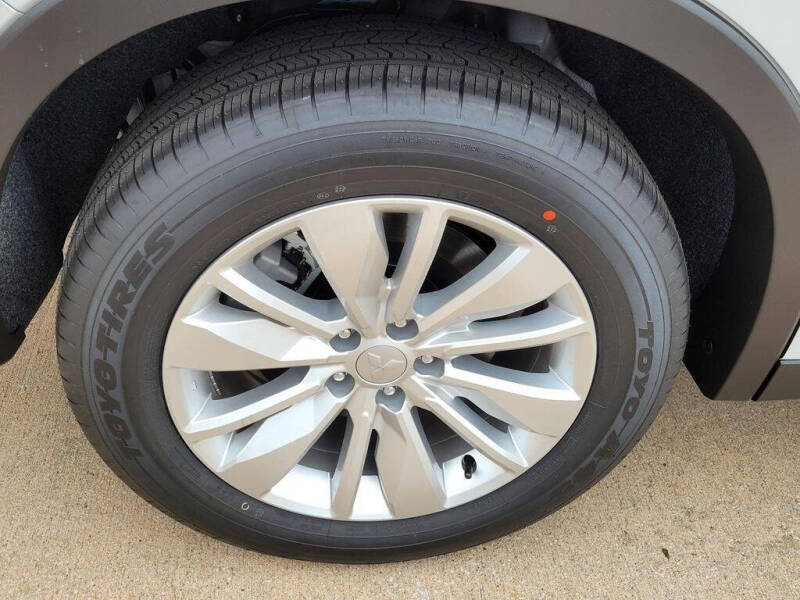 2026 Mitsubishi Outlander ES