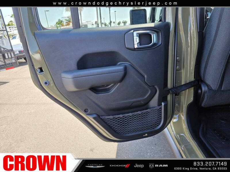 2025 Jeep Gladiator Willys