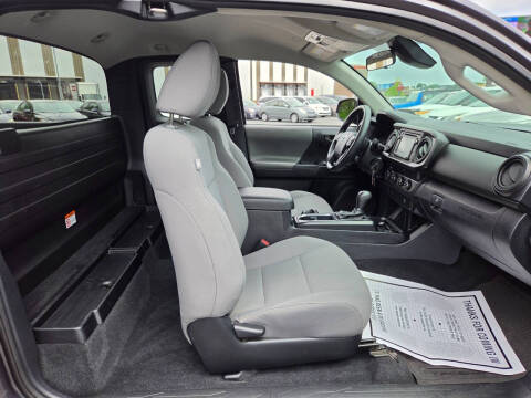 2019 Toyota Tacoma SR