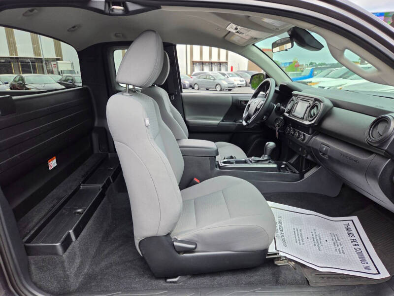 2019 Toyota Tacoma SR