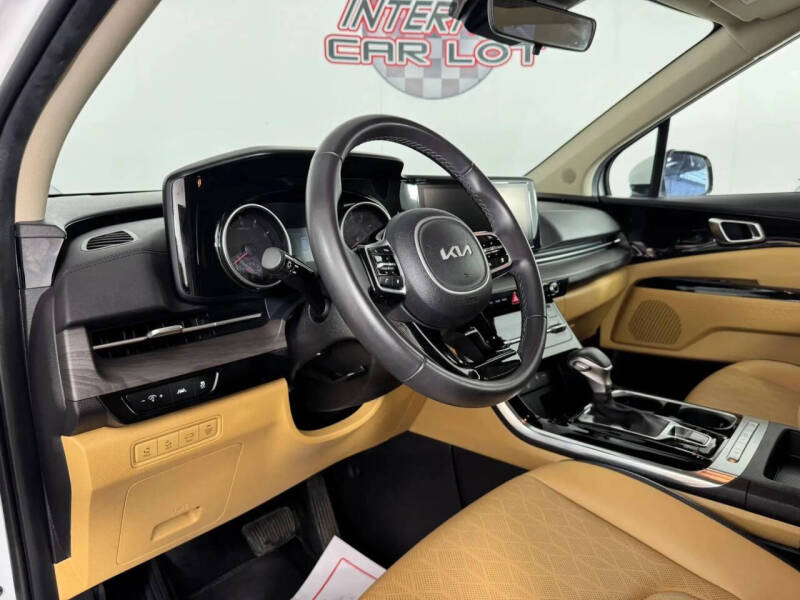 2024 Kia Carnival EX