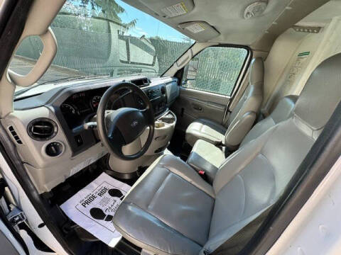 2011 Ford E-Series E-450 SD