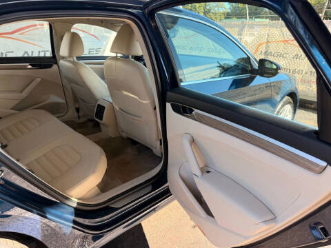 2018 Volkswagen Passat 2.0T SEL Premium
