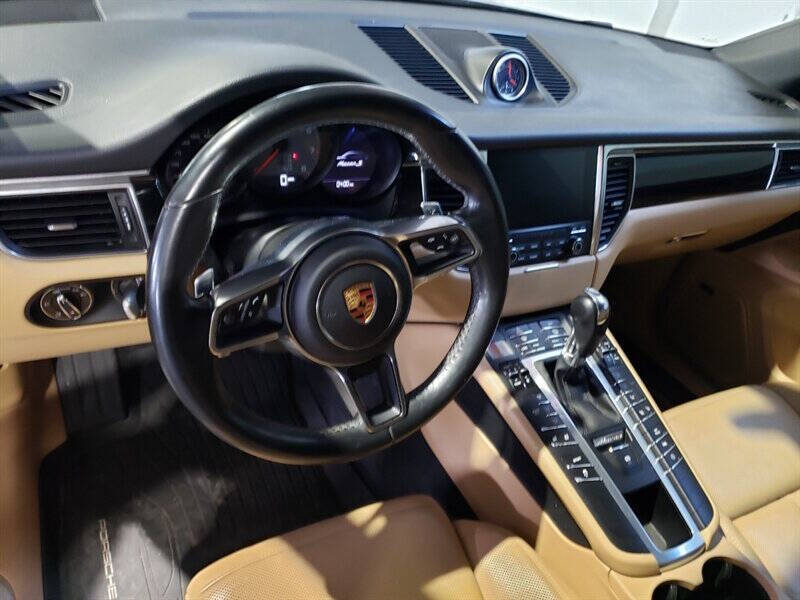 2017 Porsche Macan 3