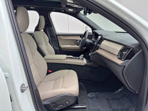 2026 Volvo XC90 T8 Plus 7P