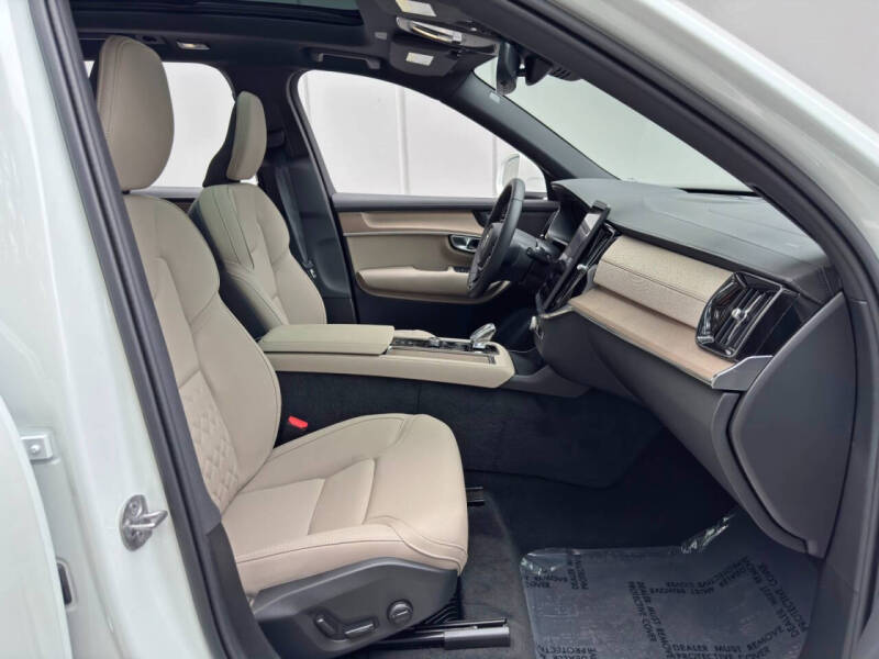 2026 Volvo XC90 T8 Plus 7P