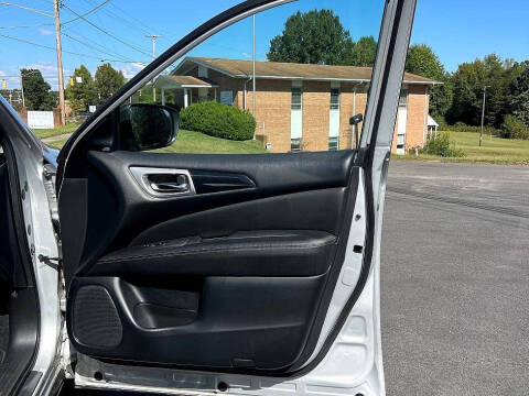 2019 Nissan Pathfinder SV