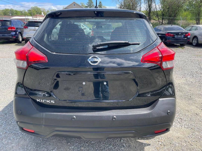 2020 Nissan Kicks S