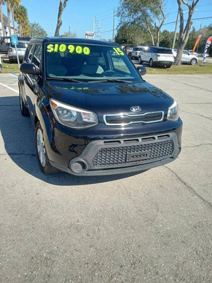 Black 2015 Kia Soul + + 4dr Crossover 9