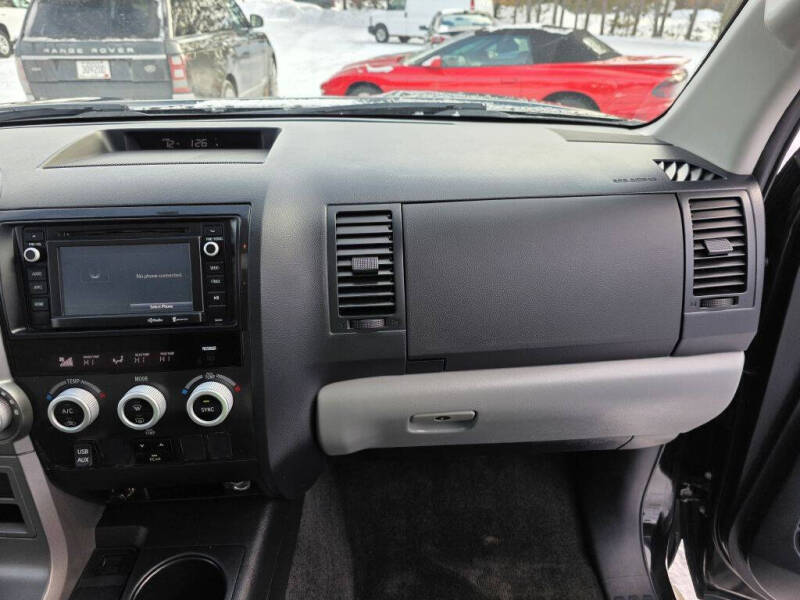 2016 Toyota Sequoia SR5