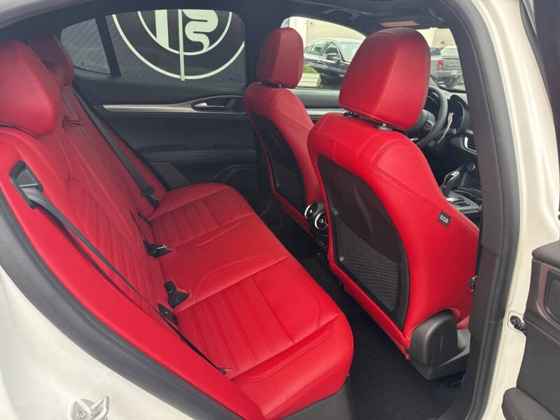 2025 Alfa Romeo Stelvio