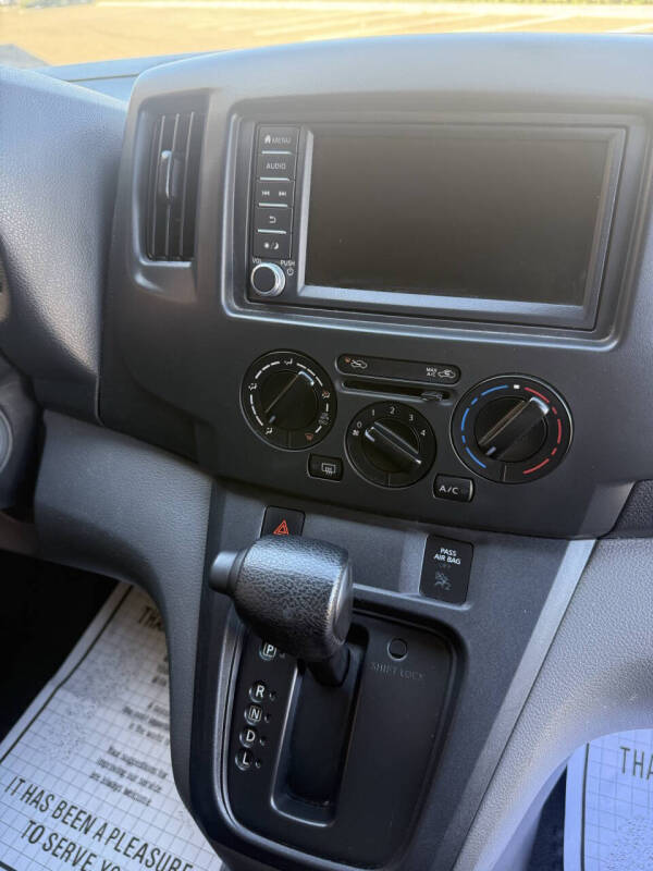 2020 Nissan NV200 SV