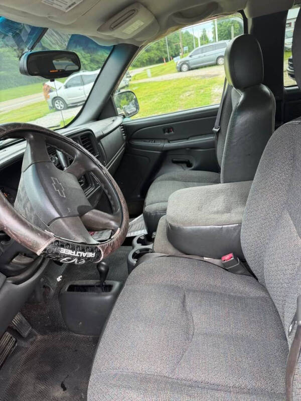 2004 Chevrolet Silverado 1500 LS