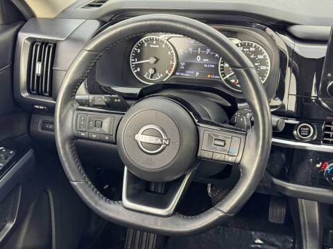 2023 Nissan Pathfinder SL