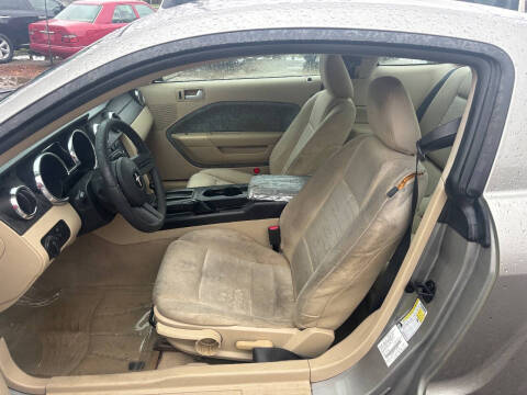 2008 Ford Mustang V6 Deluxe