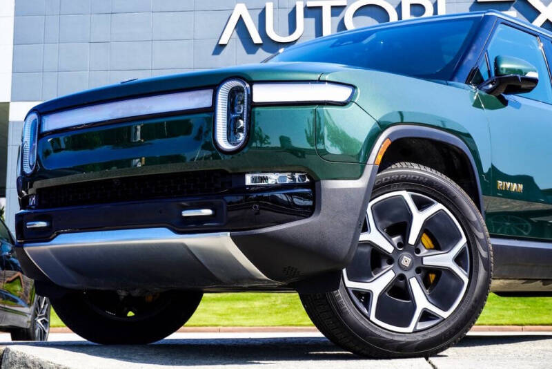 2023 Rivian R1S Adventure