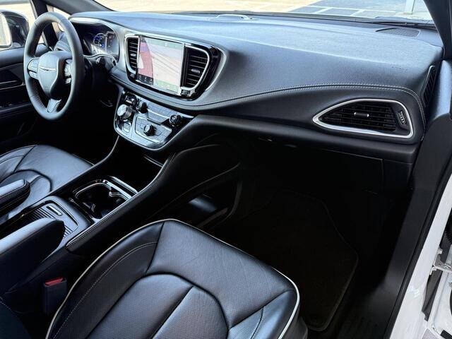 2023 Chrysler Pacifica Plug-In Hybrid Limited