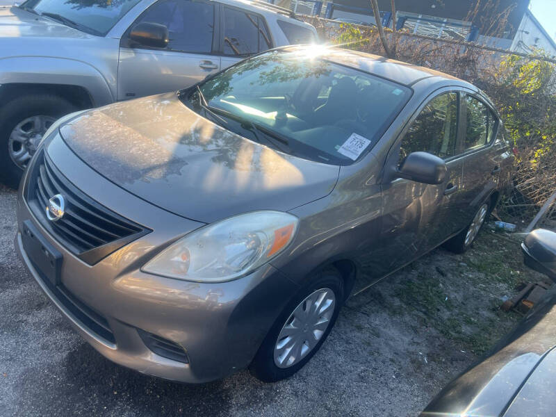 2014 Nissan Versa Sedan S Plus