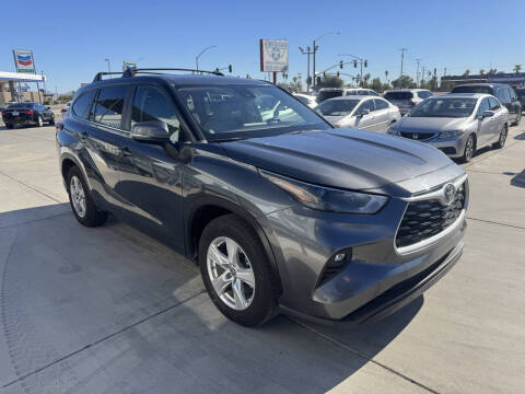 2023 Toyota Highlander LE