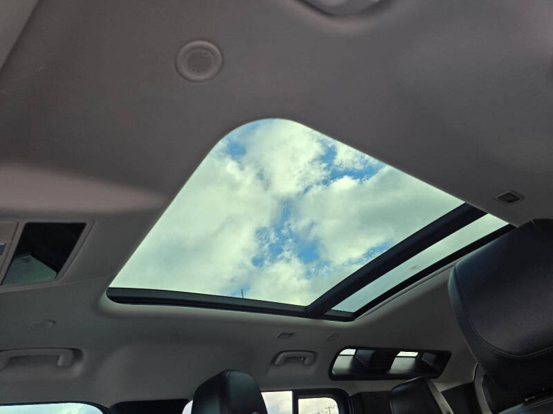 2024 Land Rover Defender 110 P300 S