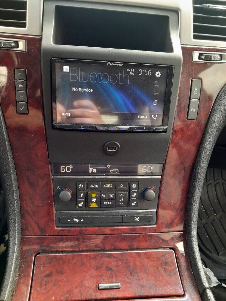 2012 CADILLAC Escalade SUV / Crossover - $10,950