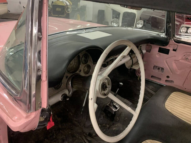 1957 Ford Thunderbird