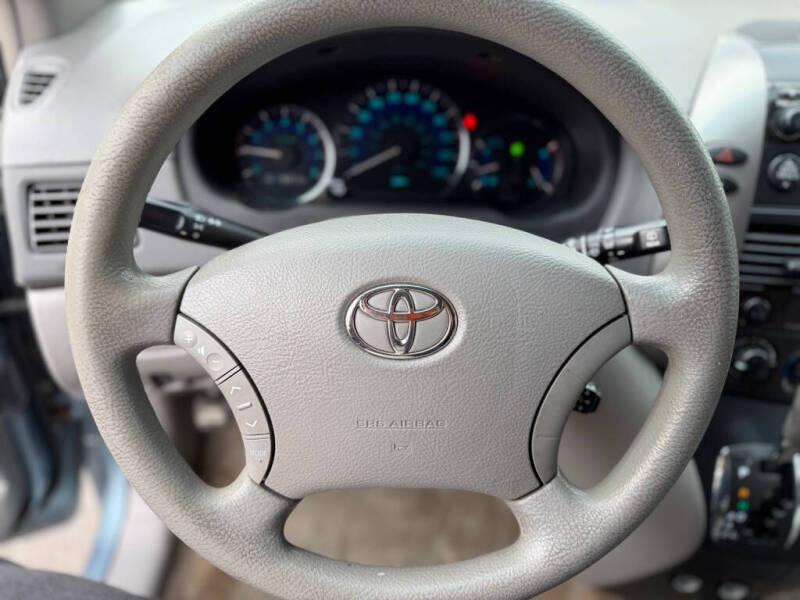 2008 Toyota Sienna LE 7-Passenger