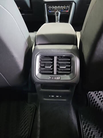 2026 Volkswagen Taos SEL 4Motion