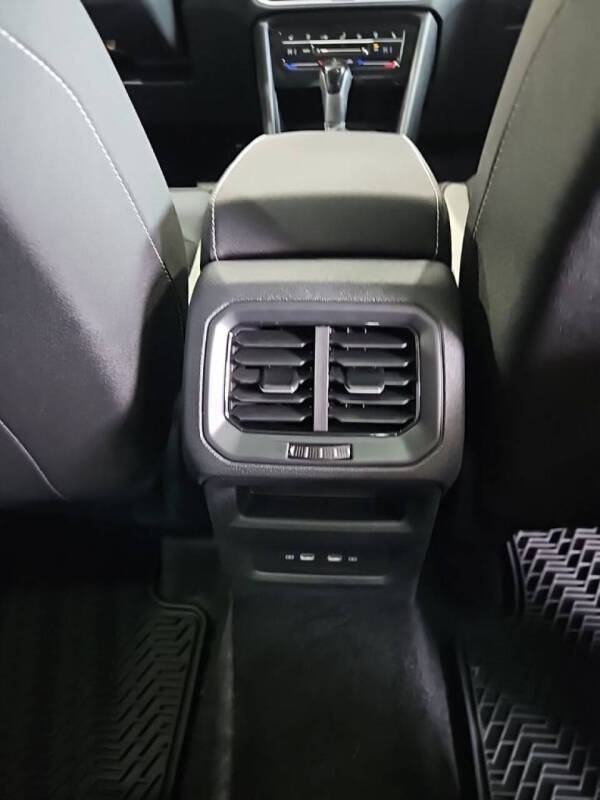 2026 Volkswagen Taos SEL 4Motion
