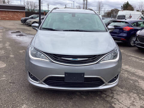 2018 Chrysler Pacifica Hybrid Touring Plus