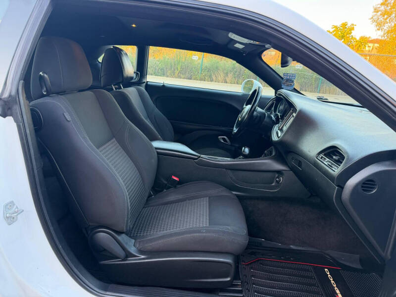 2015 Dodge Challenger SXT