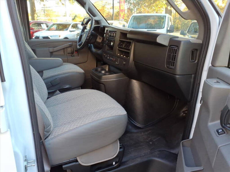 2023 Chevrolet Express 2500