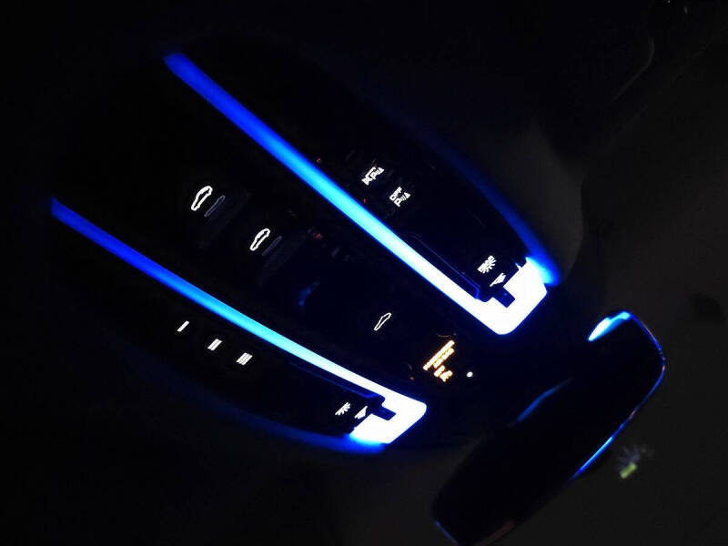 2023 Porsche Cayenne Platinum Edition