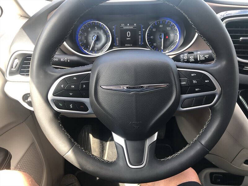 2023 Chrysler Voyager LX