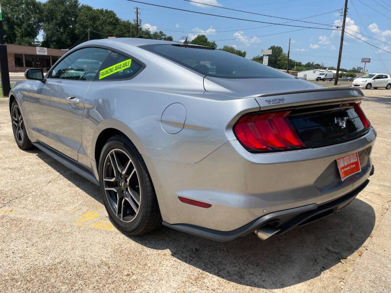 2022 Ford Mustang EcoBoost photo 8