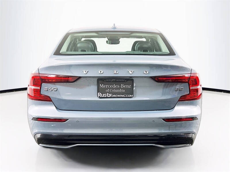 2023 Volvo S60 B5 Core Dark Theme