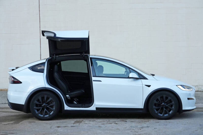 2023 Tesla Model X Standard Range