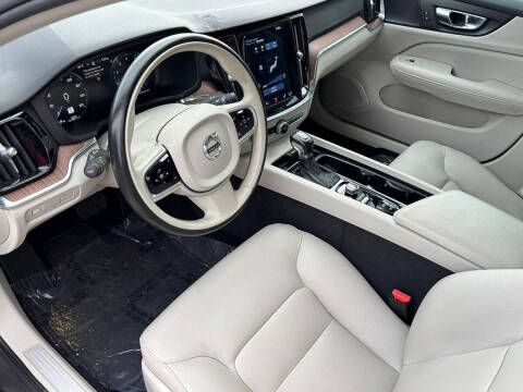 2020 Volvo S60 T5 Momentum