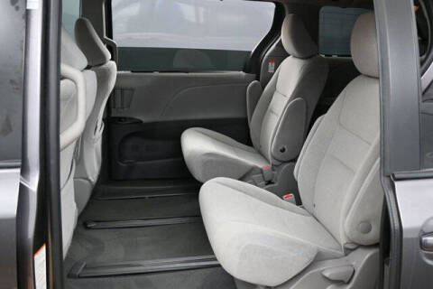 2020 Toyota Sienna LE 7-Passenger