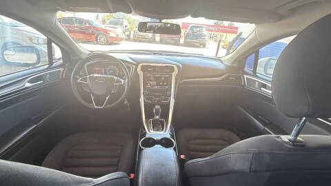 2016 Ford Fusion SE