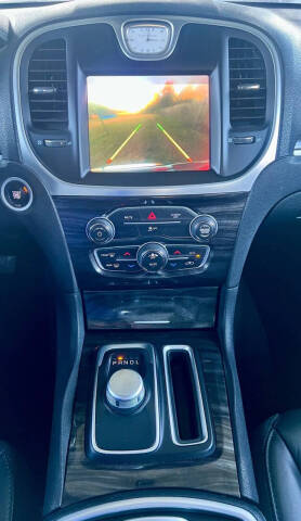 2017 Chrysler 300 Limited