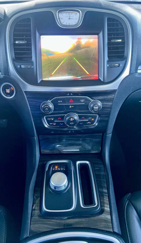 2017 Chrysler 300 Limited