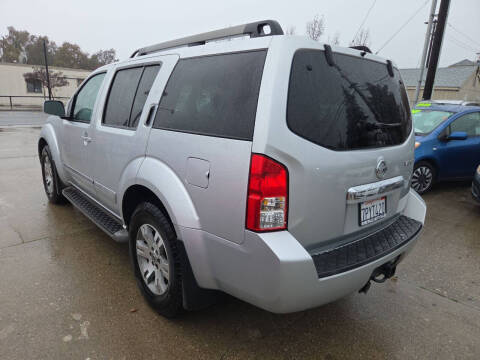 2011 Nissan Pathfinder Silver Edition