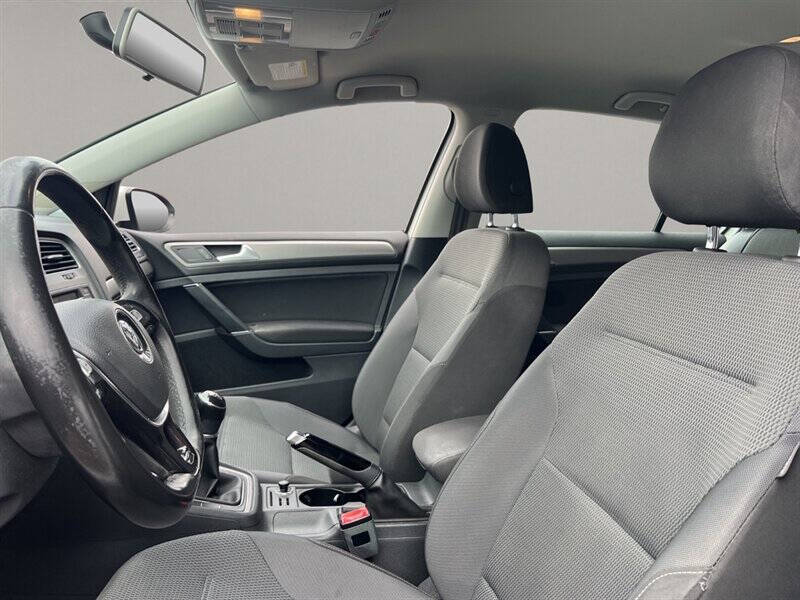 2016 Volkswagen Golf TSI S