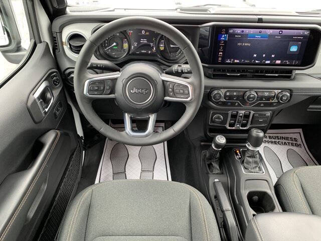 2025 Jeep Wrangler Sahara 4xe