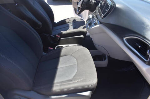 2021 Chrysler Voyager LX